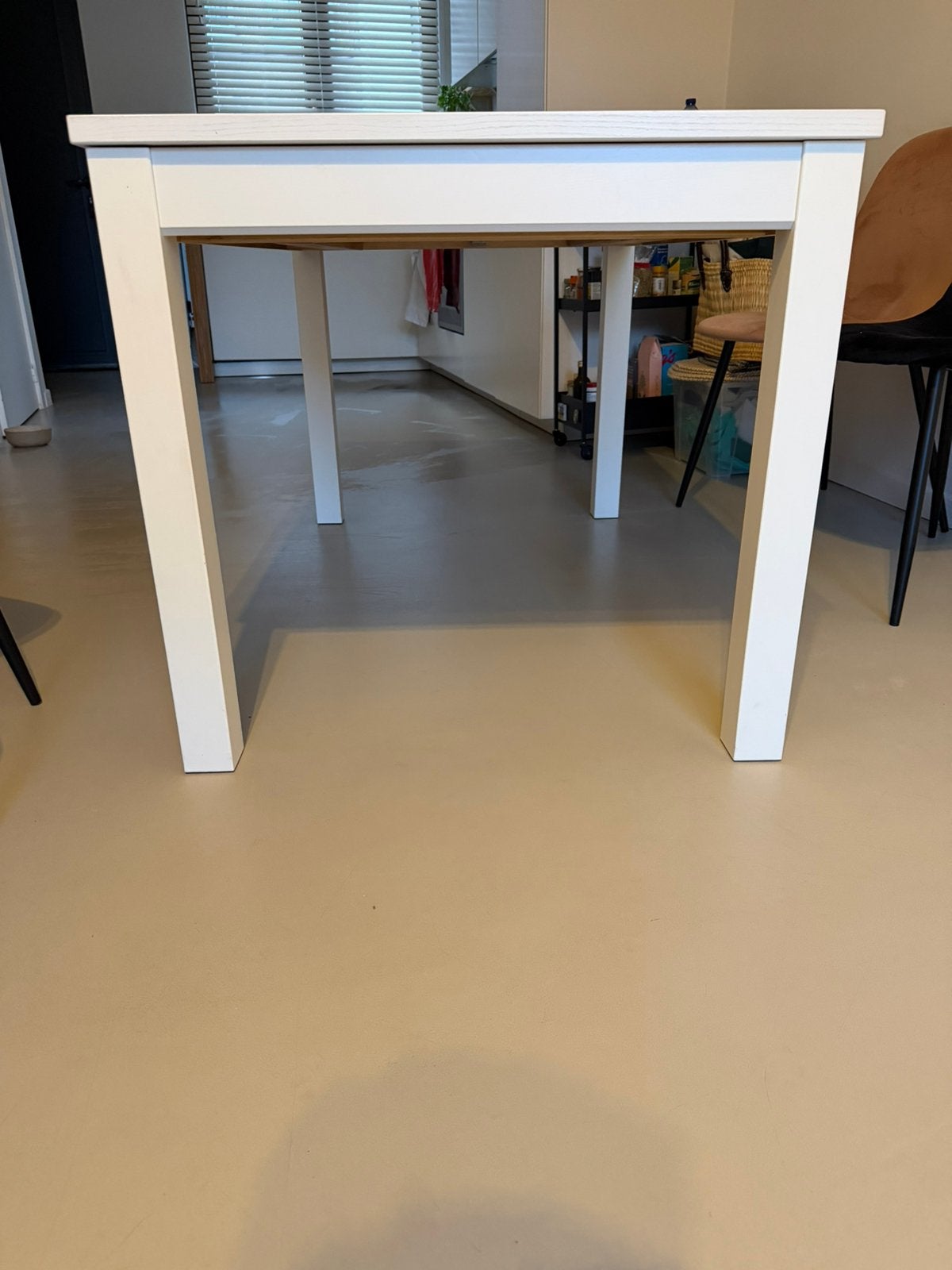 IKEA NASINGE - uitschuifbare tafel wit - prima staat, Huis en Inrichting, Ophalen, Zo goed als nieuw