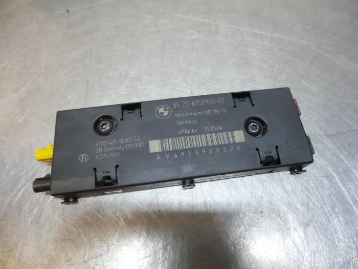 Antenne amplificateur d'un BMW 1-Serie (1-Serie 03-), -, Utilisé, -, Enlèvement ou Envoi