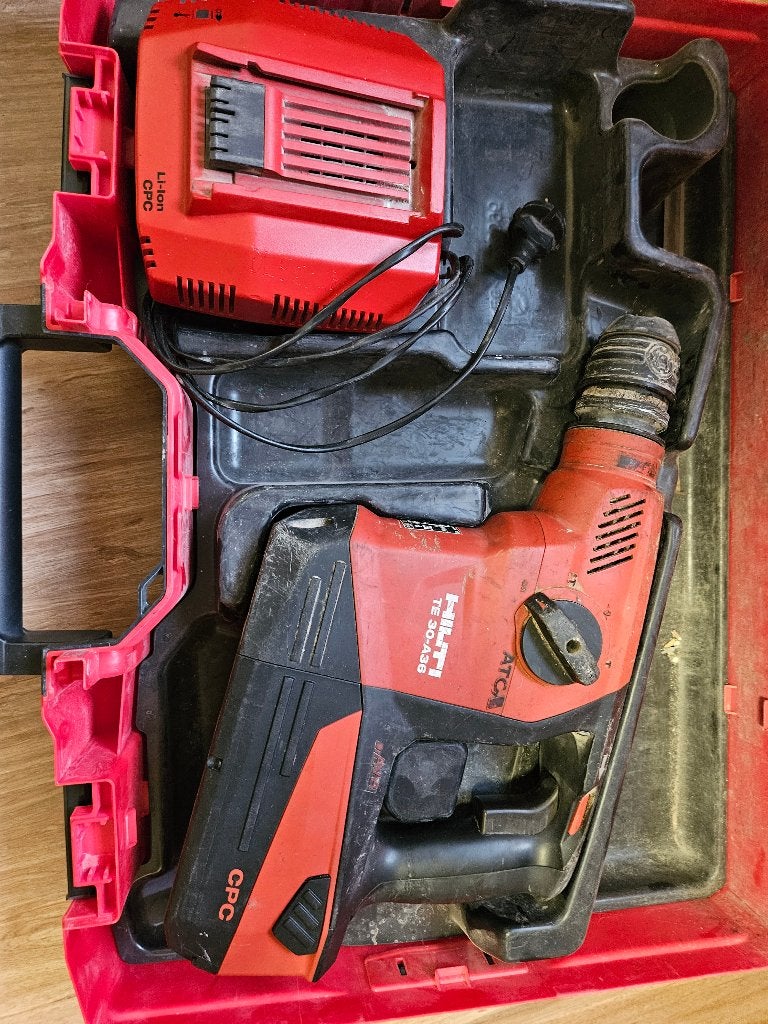 Marteau combiné Hilti TE 30 -A36 avec batterie 6 Ah, Bricolage & Construction, 600 watts ou plus, Comme neuf, Enlèvement, Mécanisme de percussion