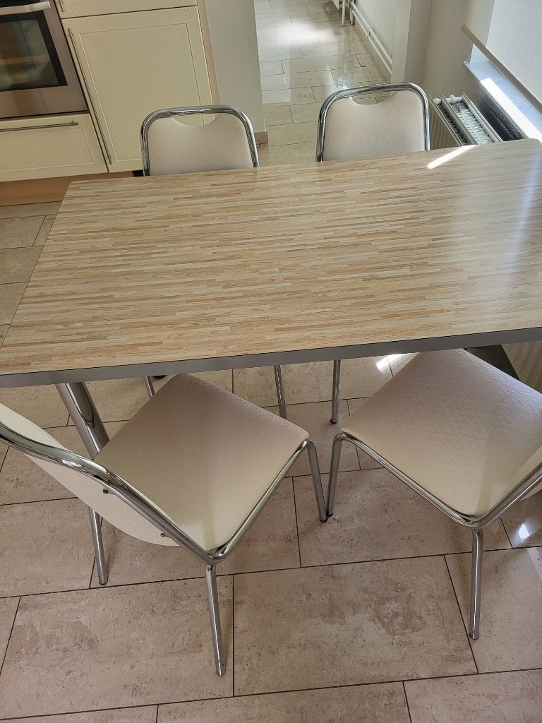 table et chaise, 100 à 150 cm, Cinq personnes ou plus, Enlèvement, Utilisé