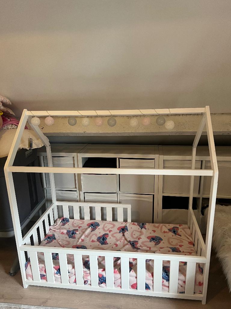 Lit cabane enfants + matelas offert, Autres dimensions, Enlèvement, Autres dimensions, Blanc