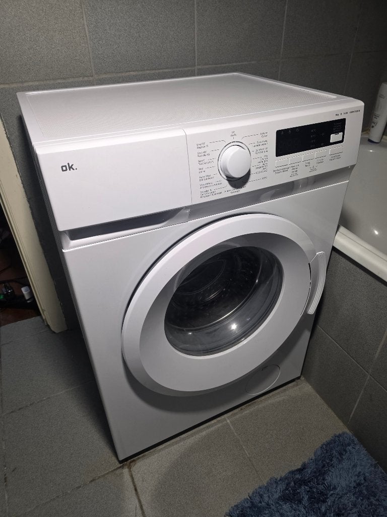 Lave-linge OK. OWM 8126 B, 8 kg, 1 400 tr/min, 1200 à 1600 tours, Programme court, Chargeur frontal, Enlèvement