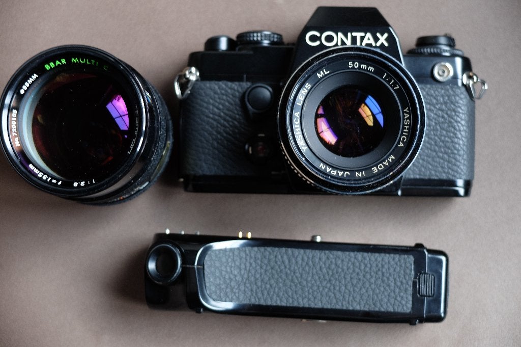 CONTAX 139 Quartz avec winder + 2 lentilles, TV, Hi-fi & Vidéo, Appareils photo analogiques, Enlèvement, Comme neuf, Reflex miroir