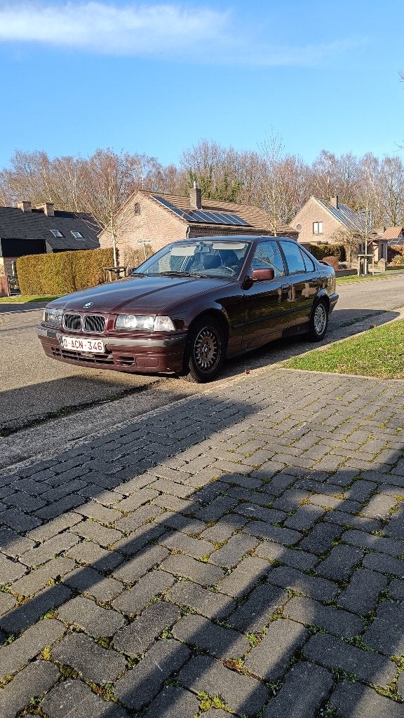 Bmw E36, Auto's, Achterwielaandrijving, Zwart, 4 cilinders, Particulier