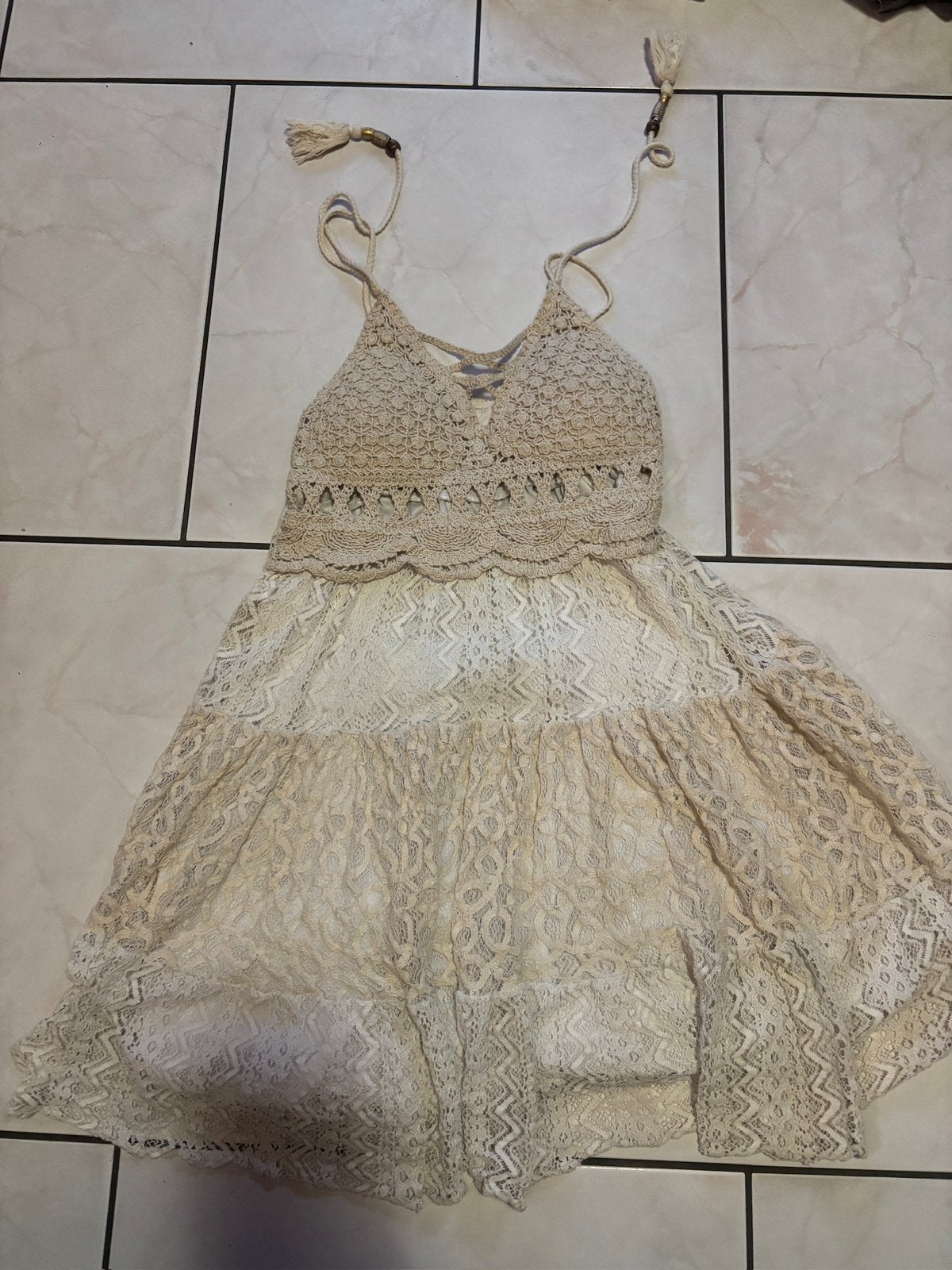 Robe en dentelle, sicilienne, Kleding | Dames, Overige typen, Beige, Zo goed als nieuw, Ophalen