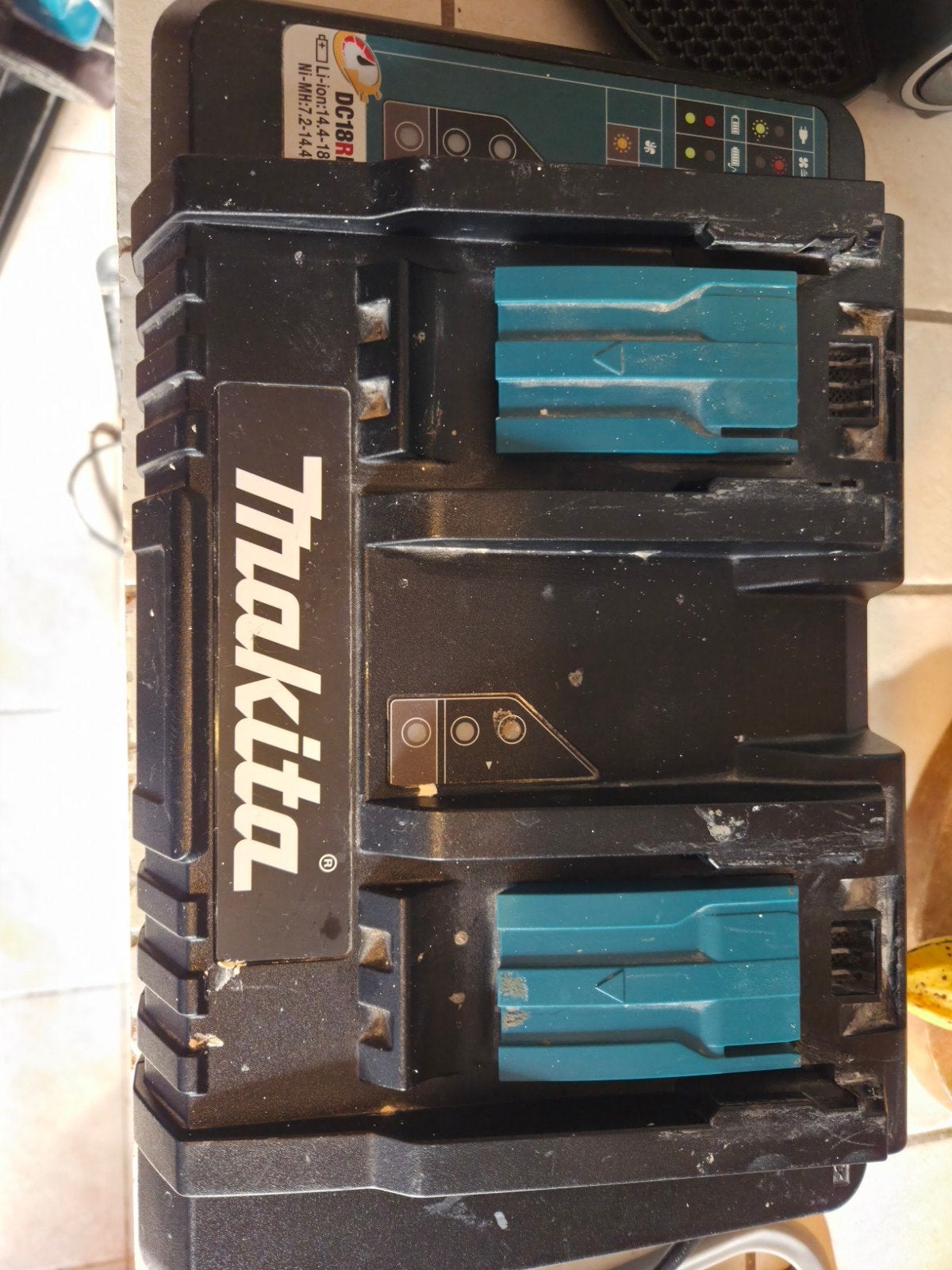 taille haie et chargeur Makita, Jardin & Terrasse, Enlèvement ou Envoi, Batterie