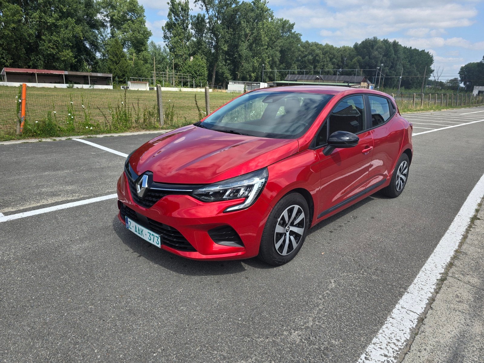 Renault clio Automaat 39250KM, Auto's, Multifunctioneel stuurwiel, https://public.car-pass.be/vhr/6c6b2b4e-5caa-4a9b-9017-2755cfe8888a