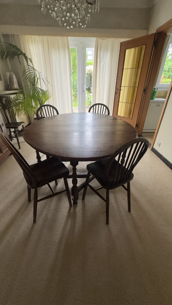 Engelse hangoor tafel met 5 stoelen, Enlèvement