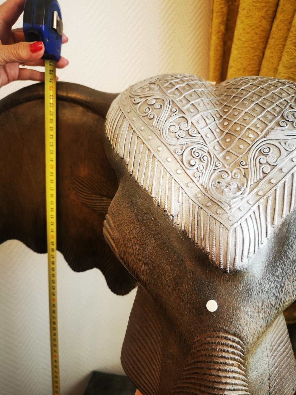 Statue de tete d elephant, Enlèvement