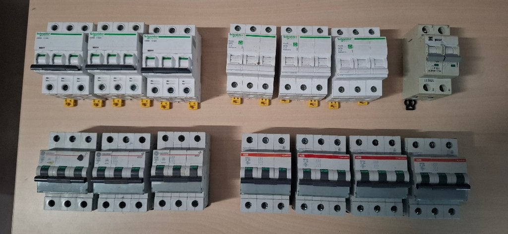 Zekeringen automaten Schneider en Vynckier 3 fasen 16 20 25, Enlèvement, Comme neuf, Schneider Electric, Disjoncteur divisionnaire