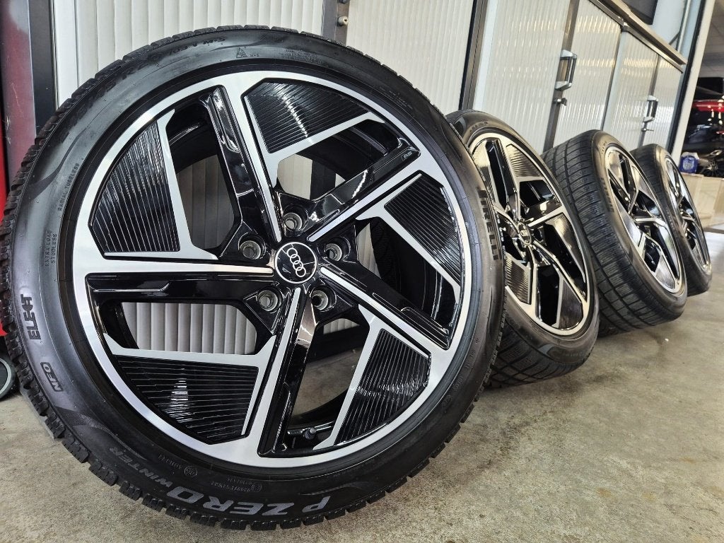 Jantes OEM AUDI E-TRON RS GT 20" avec pneus Pirelli., Véhicule de tourisme, Pneu(s), Enlèvement, Utilisé