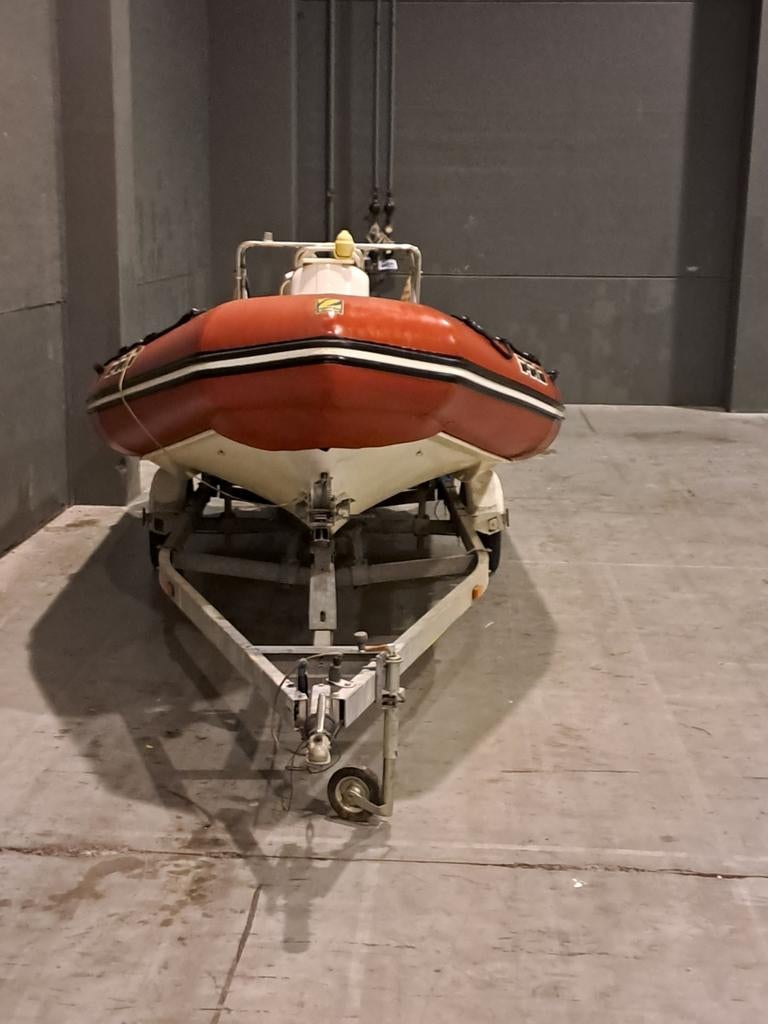 Zodiac rib pro 550 met beetje werk aan, Ophalen, Gebruikt, Motor en Techniek
