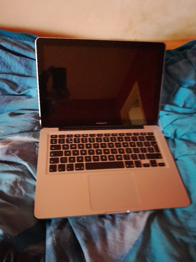mac book pro + oplader, Computers en Software, 15 inch, 8 GB, Minder dan 2 Ghz, 128 GB of minder