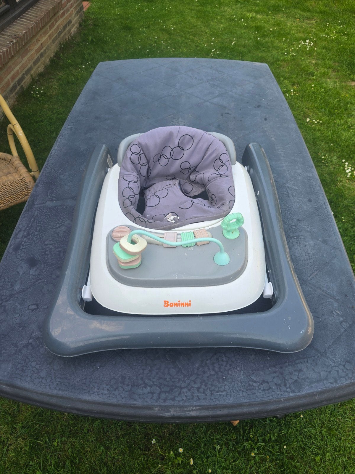 Baninni babywalker, Enlèvement