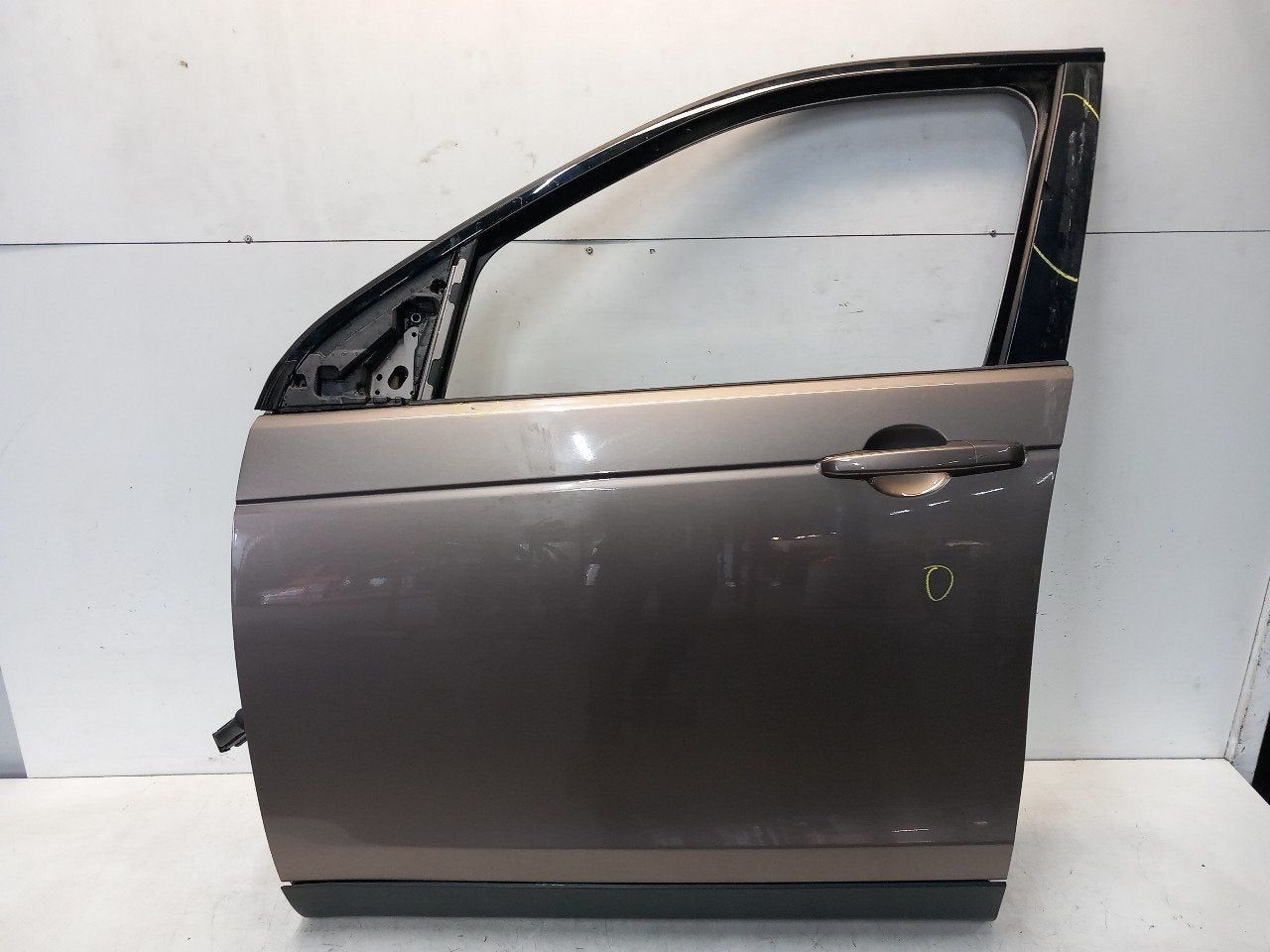 Portier links voor Land Rover Discovery, Auto-onderdelen, Onderdelen@venauto.nl, Van der Ven Autorecycling B.V., Ettenseweg 76, 4706 PB Roosendaal, The Netherlands