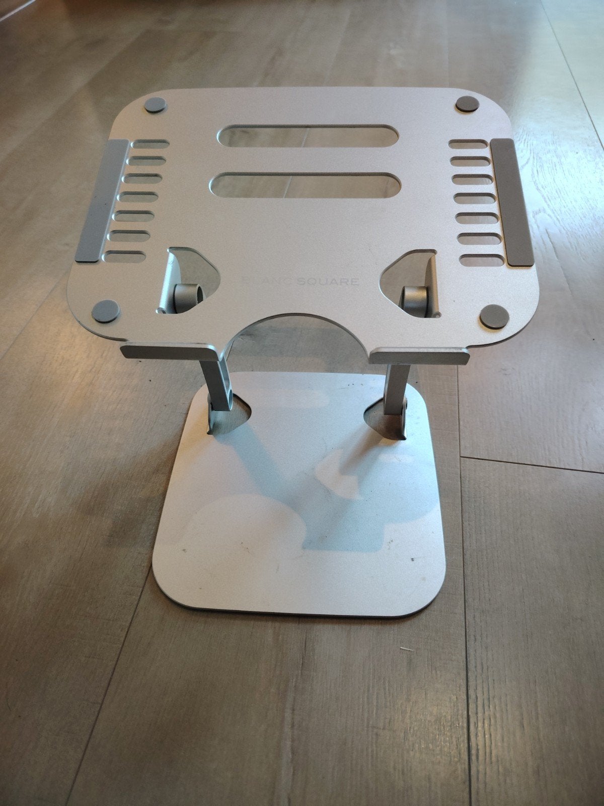 Laptopstandaard
Alluminium, verstelbaar, Computers en Software, Ophalen of Verzenden
