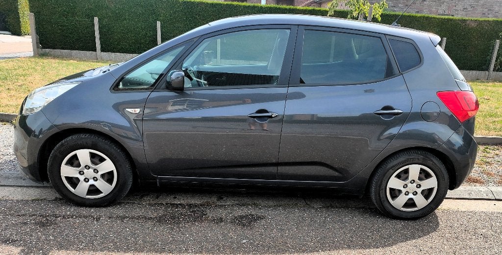 KIA Venga - voiture compacte avec attelage de remorque, Autos, Argent ou Gris, Achat, Euro 6, Boîte manuelle