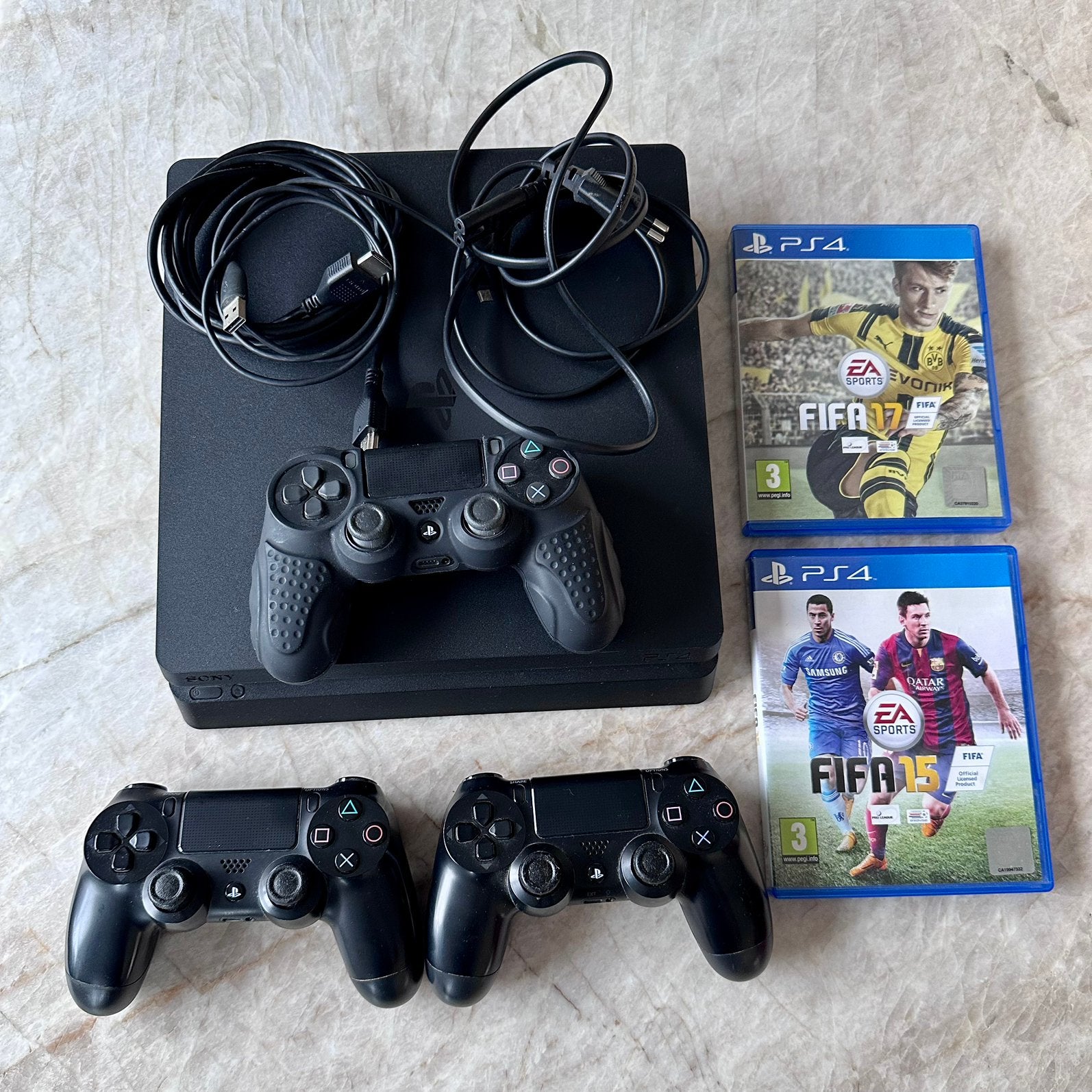 Ps4 slim 500GB fifa spelletjes en 3 conteollers, 500 GB, Avec 3 manettes ou plus, Enlèvement, Utilisé