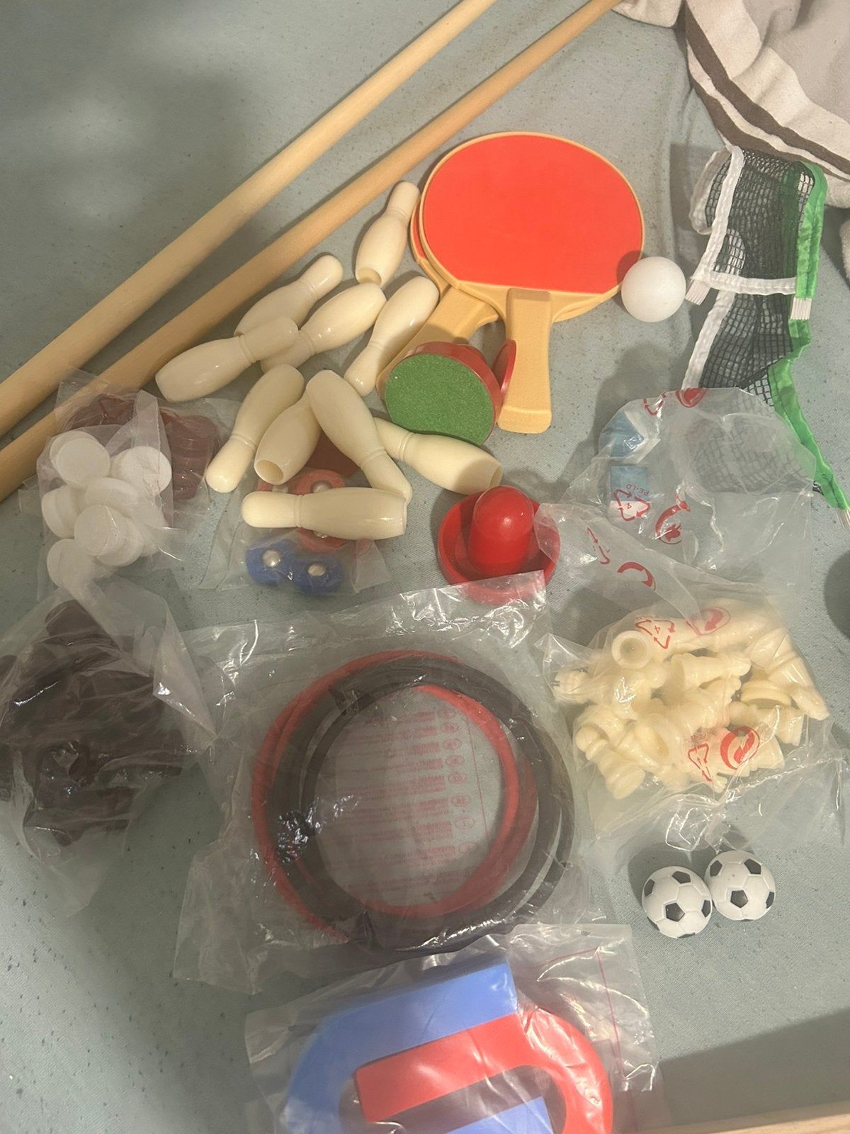 Pool tafel kiker tafel voor kids word nie meer gebruik, Kinderen en Baby's, Speelgoed | Houten speelgoed, Ophalen, Zo goed als nieuw