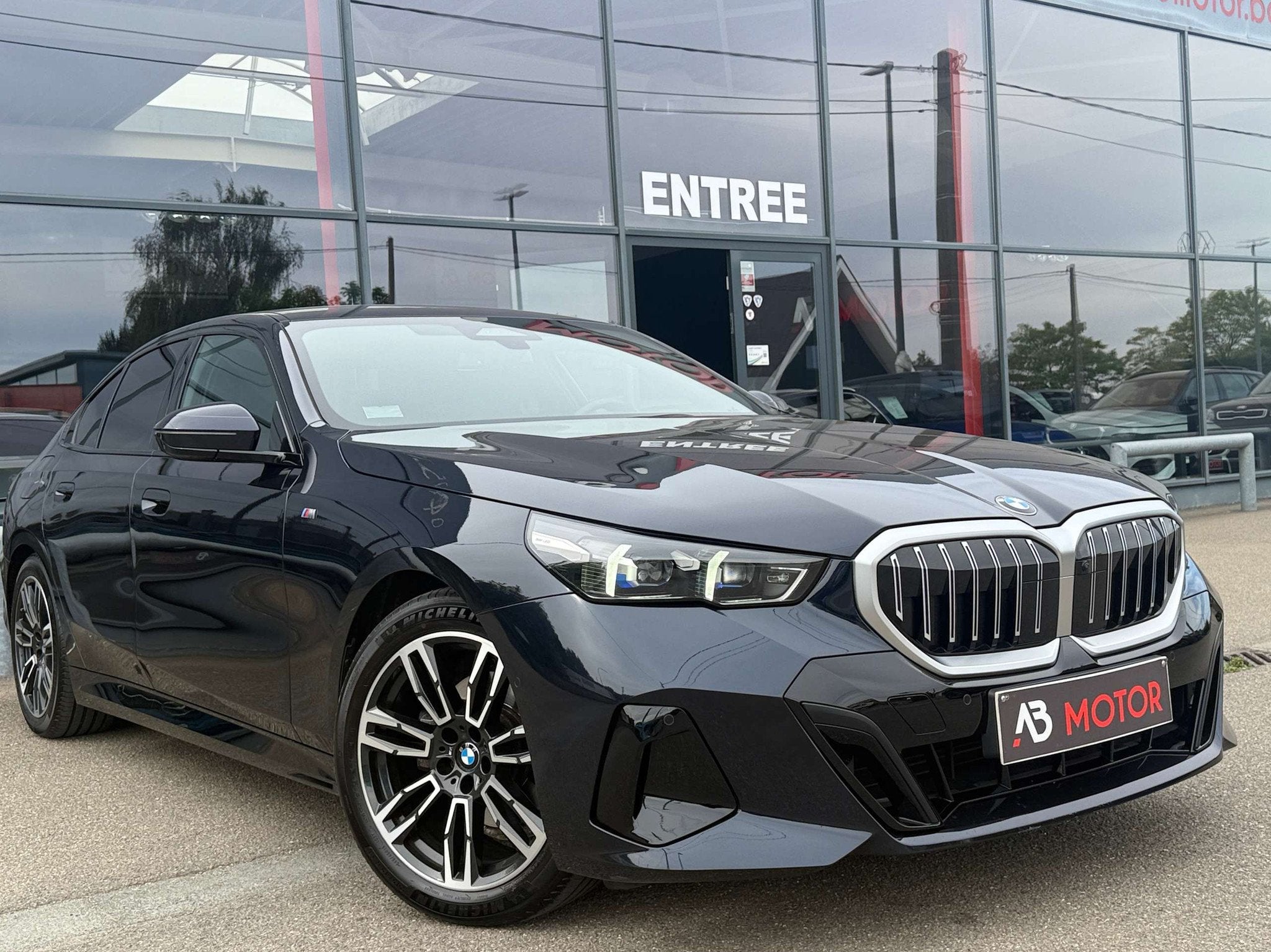 BMW 5 Serie 520 520 D PACK M 163CV FULL SHADOW 19 CARBON SHW, Auto's, Automaat, Achterwielaandrijving, Zwart, 4 cilinders