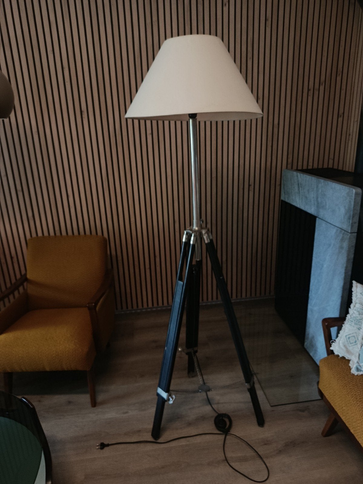 Tripod staande lamp, Ophalen