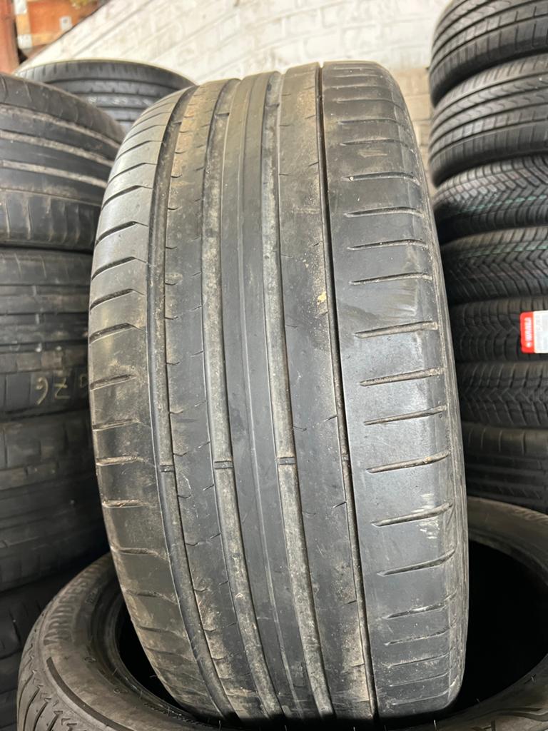255/40/21 Pirelli avec montage et équilibrage, Enlèvement