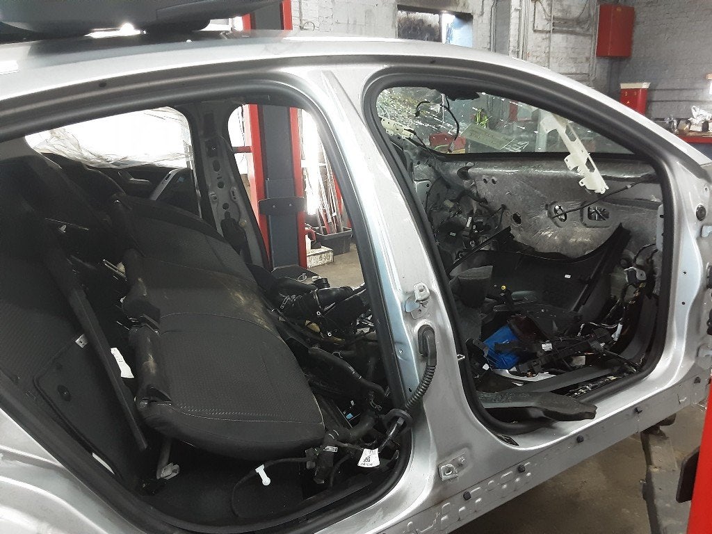 DIVERSEN MONTANT PORTE C D Ford Focus 4 (01-2018/12-2025), Gebruikt, Ford
