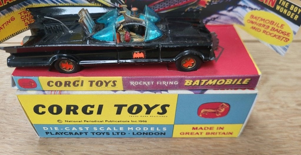 Corgi „Batmobile” Batman 1/43 - modelauto uit 1966, Verzamelen, Ophalen of Verzenden, Gebruikt