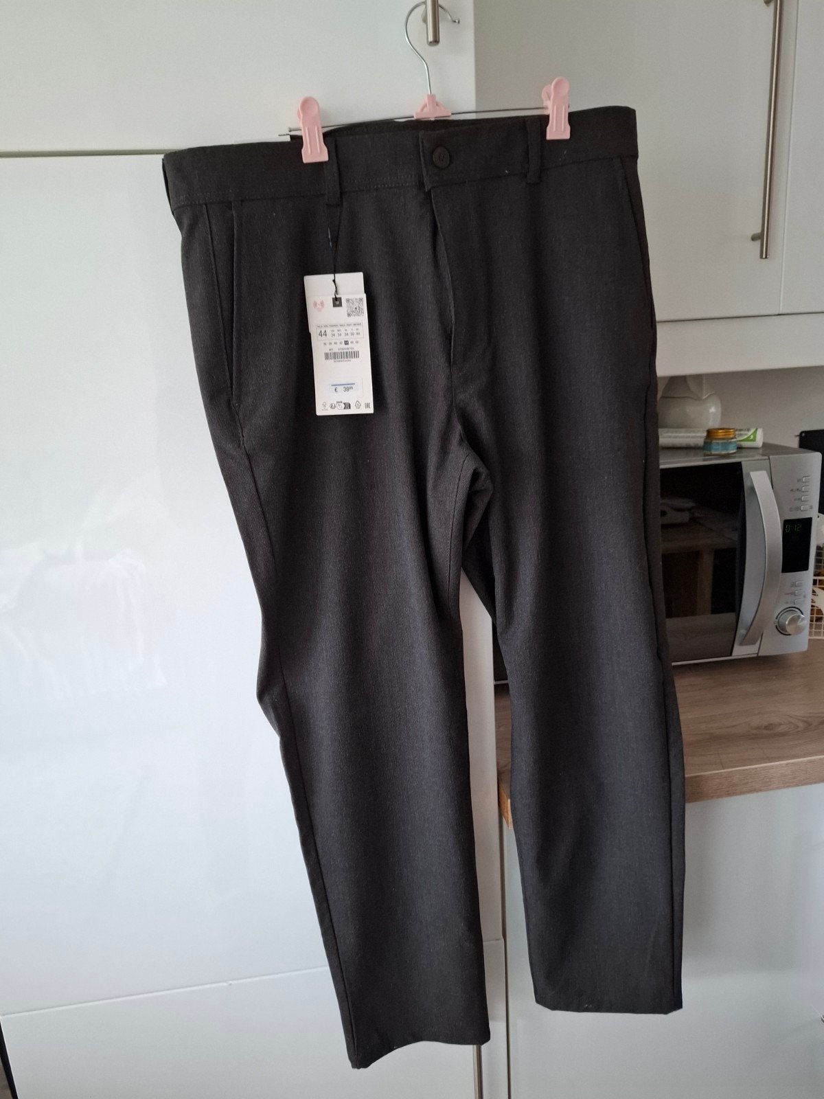 Pantalon zara, Enlèvement