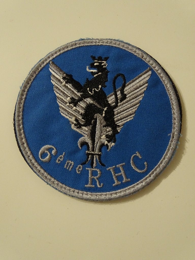 Ecusson ALAT 6eme régiment hélicoptères de combat badge rare, Enlèvement ou Envoi, Armée de terre, Emblème ou Badge
