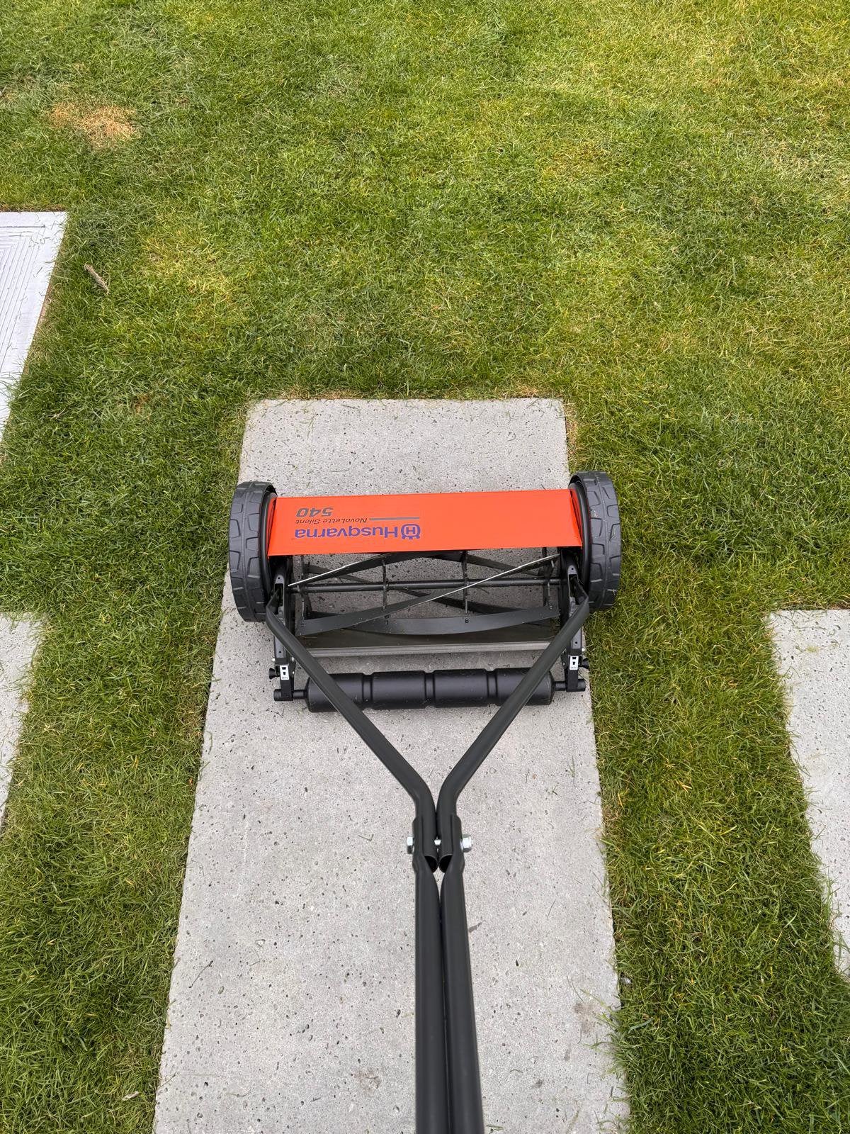 NIEUW - Kooimaker handmaaier grasmachine Husqvarna, Jardin & Terrasse, Tondeuses à gazon, Enlèvement, Comme neuf, Tondeuses à gazon manuelles