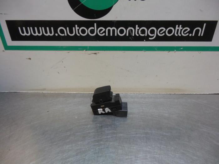 Elektrisch Raam Schakelaar van een Suzuki Swift (Swift 05-), Gebruikt, -, -, Ophalen of Verzenden
