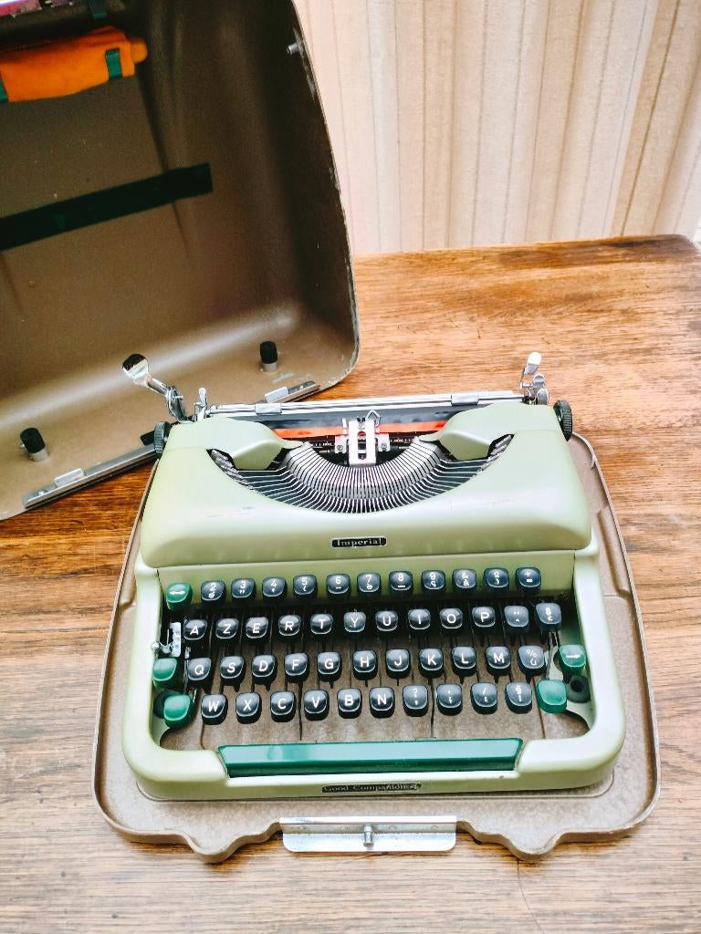 Typemachine IMPERIAL Good Companion 4. Olijfgroen., Ophalen of Verzenden, Gebruikt