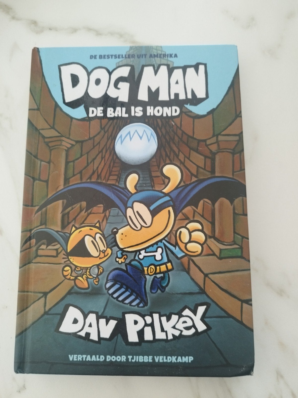 Dav Pilkey - De bal is hond, Boeken, Kinderboeken | Jeugd | onder 10 jaar, Ophalen of Verzenden, Dav Pilkey