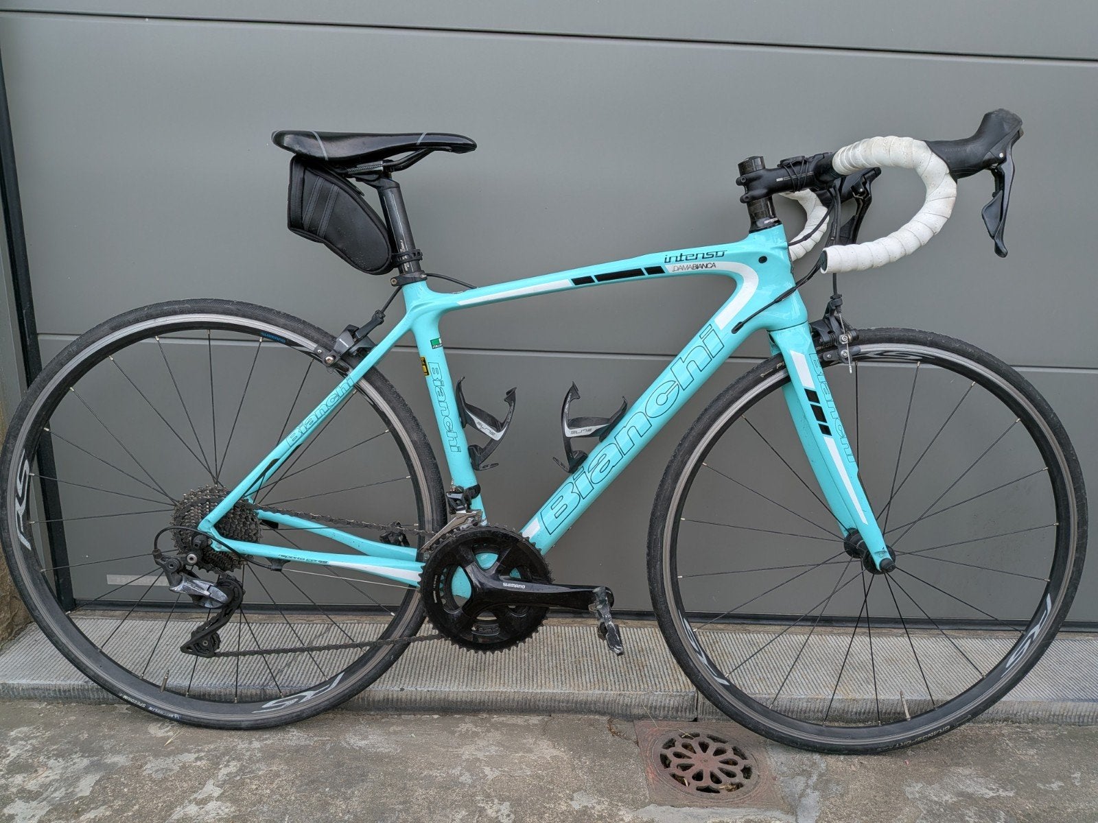 Vélo de course Bianchi Intenso 2018, Enlèvement, Carbone