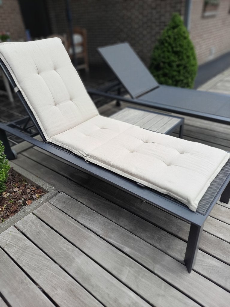 2 ligbedden Ronca - Bois le Duc, Tuin en Terras, Ligbedden, Zo goed als nieuw, Aluminium, Verstelbaar, Verrijdbaar, Ophalen