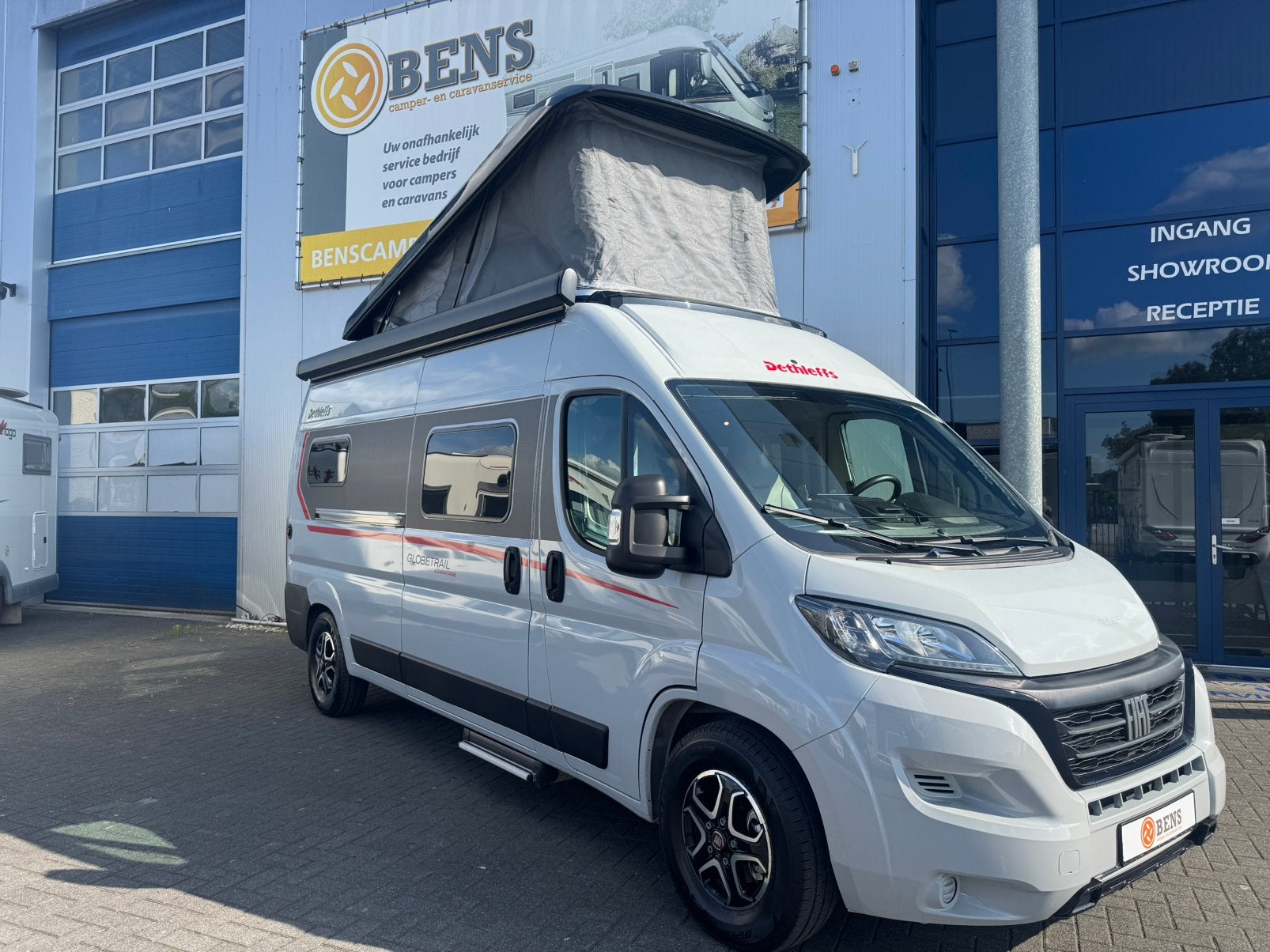 Dethleffs globetrail advantage 600DR automaat hefdak, Caravans en Kamperen, Automaat, Buscamper of Camperbus, Ringverwarming, Fiat