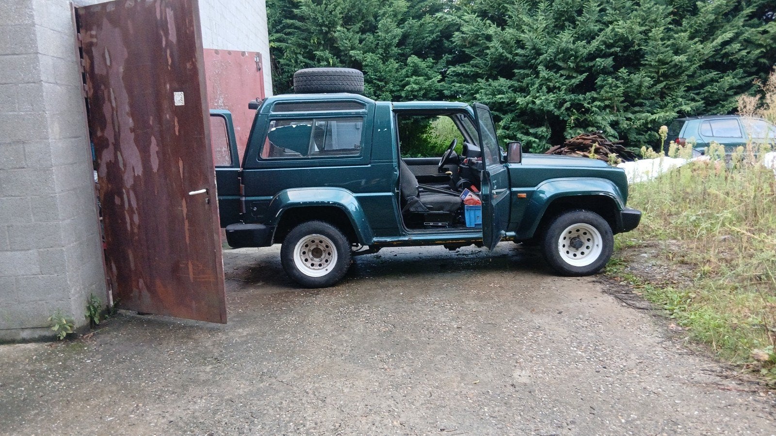 Daihatsu Rocky met carrosseriewerk, met gezonde motor, Auto's, Rocky, 4 cilinders, Vierwielaandrijving, Particulier