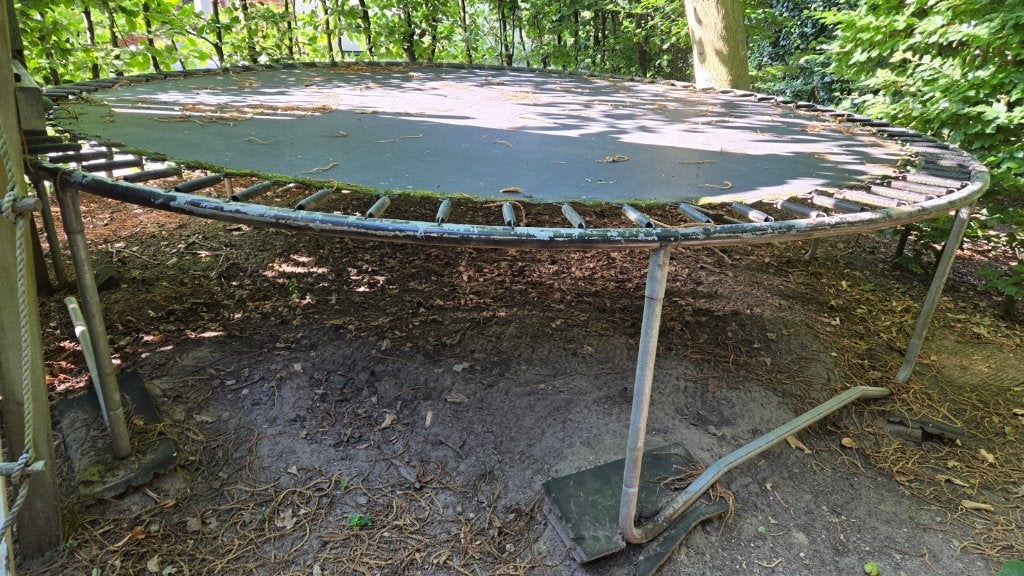 Trampoline groot model gratis deze week, Kinderen en Baby's, Speelgoed | Buiten | Trampolines, Ophalen