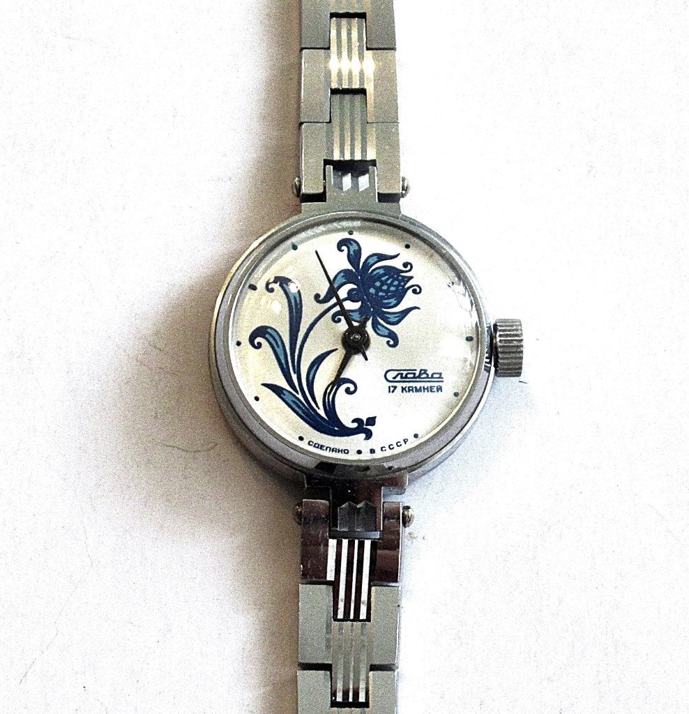 Montre mécanique vintage SLAVA pour femme New USSR, 80 ans., Enlèvement ou Envoi, Neuf