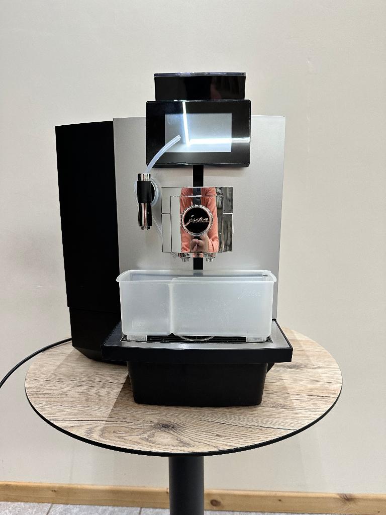 Jura X10 Automatische koffiemachine, Ophalen, Afneembaar waterreservoir, 10 kopjes of meer, Koffiemachine