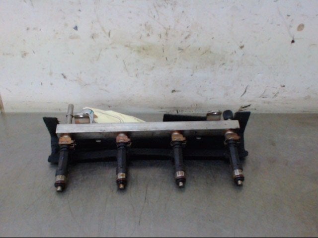 INJECTOR BRANDSTOF Opel Tigra Twin Top (|24420542|), Auto-onderdelen, Robert Bosch AG, Gebruikt, Opel, Robert-Bosch-Allee 1
74232  Abstatt, DE