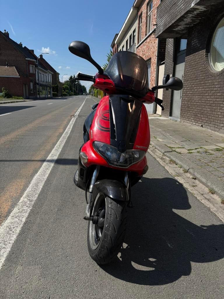 Gilera runner DD LC duitse papieren A-klasse ‼️‼️, Fietsen en Brommers, Scooters | Piaggio, Ophalen, Zo goed als nieuw