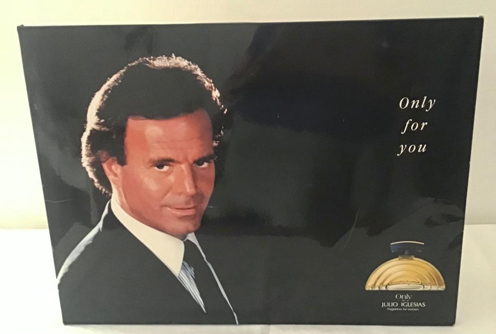 Reclame paneel in karton - Julio Iglesias “ Only for you “, Ophalen of Verzenden, Gebruikt