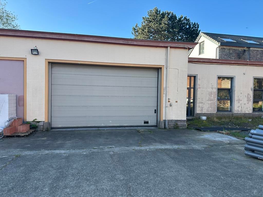 Te huur magazijn 250m2 + 50m2 kantoor, Zakelijke goederen, Bedrijfs Onroerend goed, 300 m², Huur, Opslag of Loods