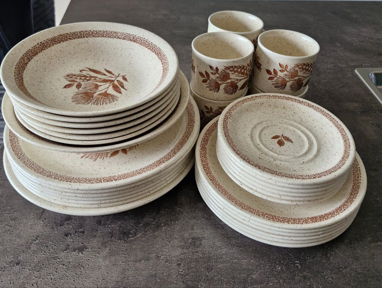Vintage 6 delig borden set, Ophalen