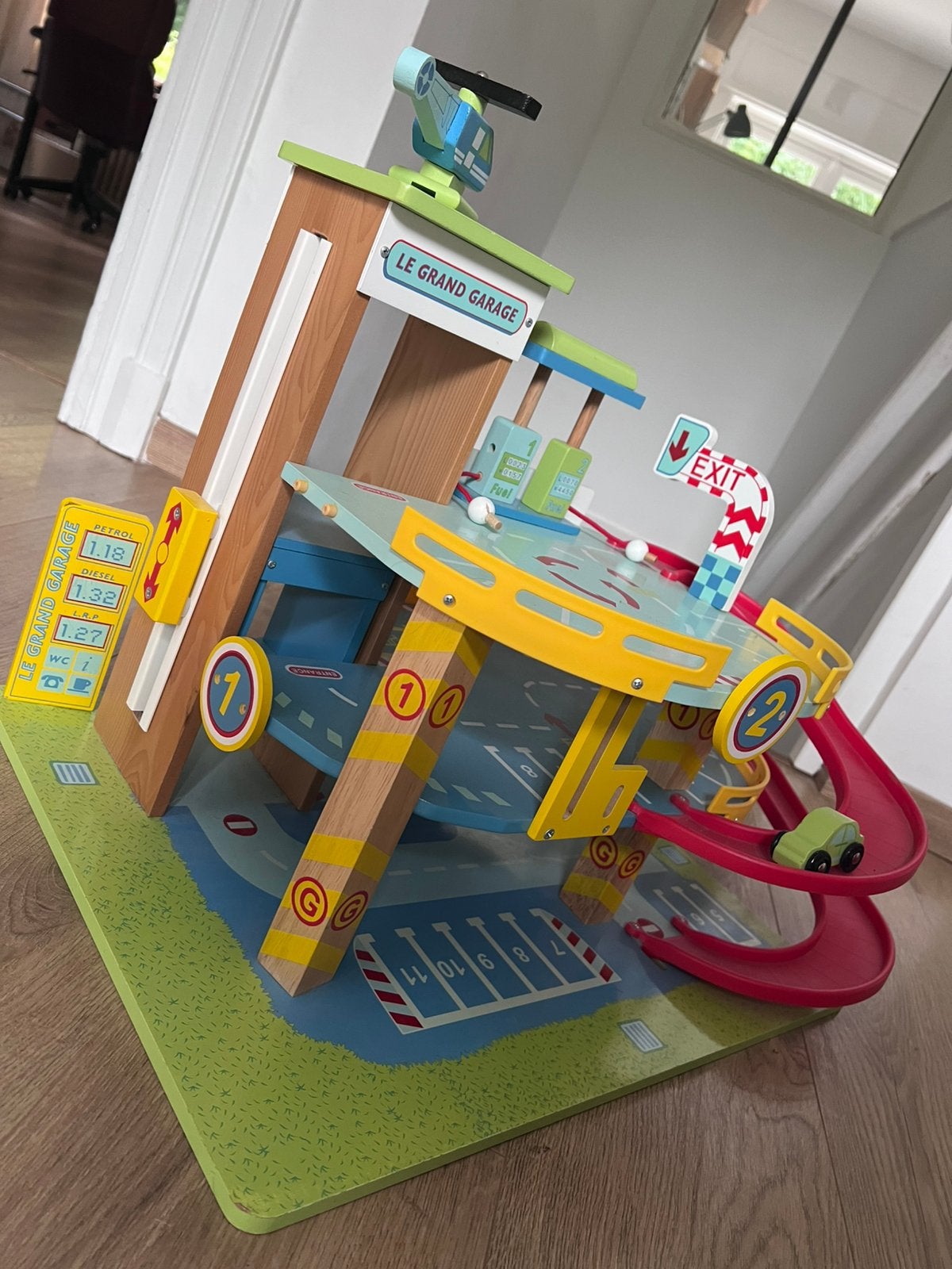 Le Grand Garage - Le Toy Van, Enfants & Bébés, Enlèvement, Comme neuf