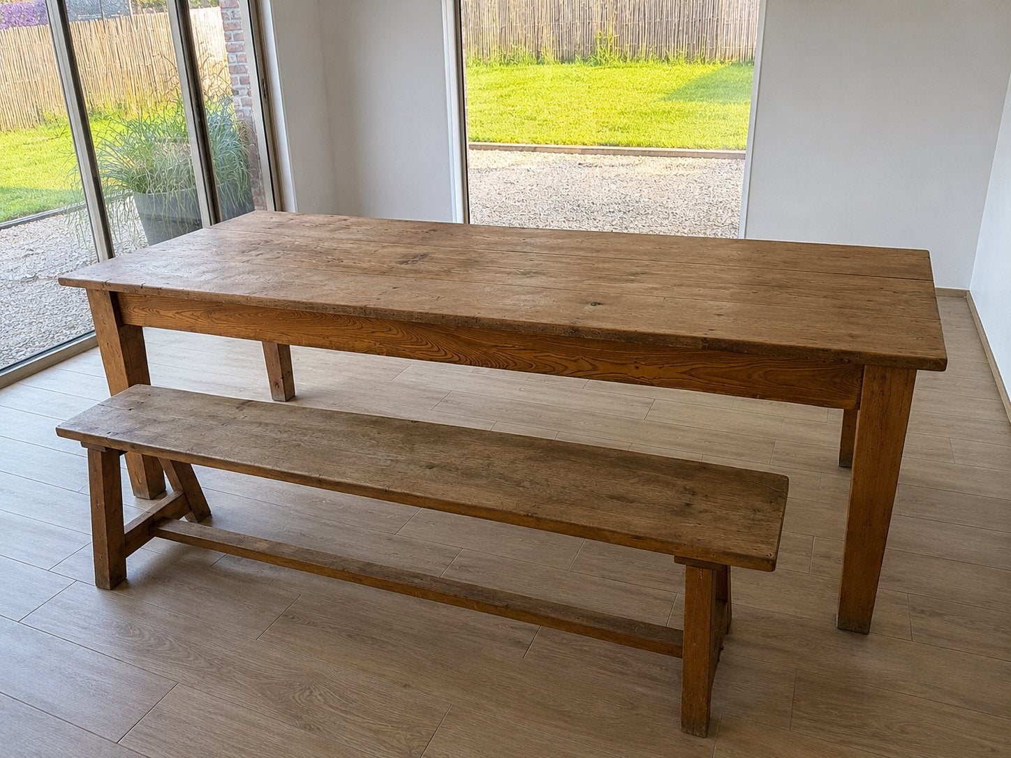 Table de ferme étroite en chêne avec ses bancs, Maison & Meubles, Enlèvement, Utilisé, 50 à 100 cm, Rectangulaire