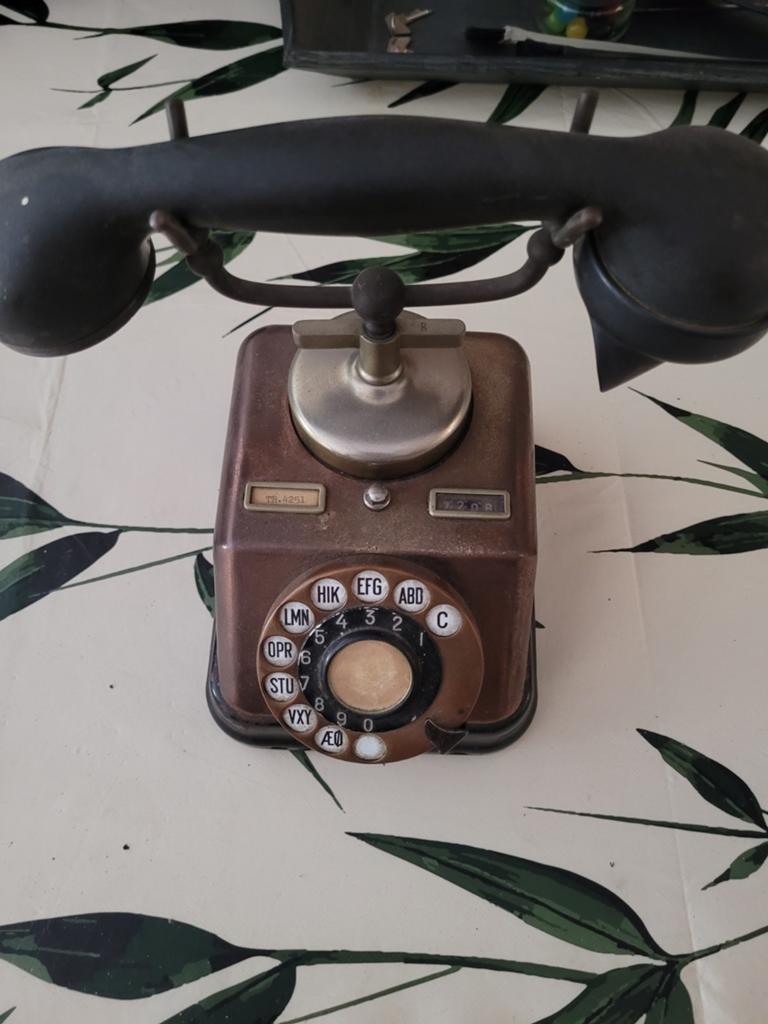 Oude telefoon, Ophalen