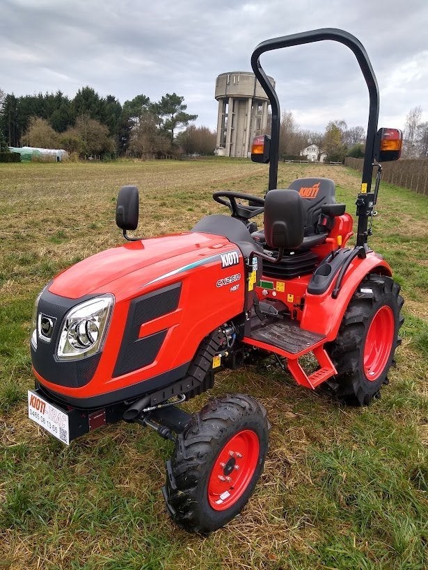 Tracteur compact Kioti CX2510H avec chargeur frontal, World Trade Center Rotterdam Beursplein 37 3011 AA Rotterdam Netherlands